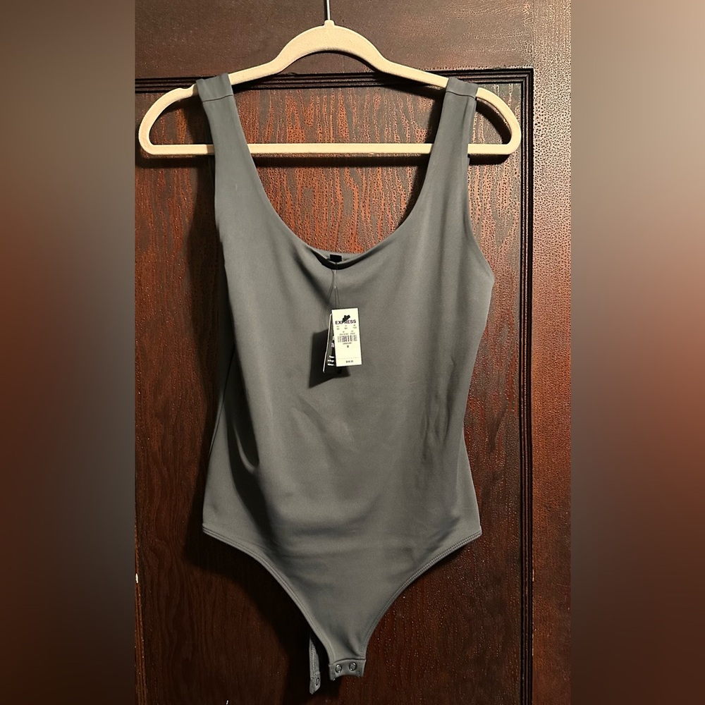 Express Body Contour Compression Scoop Neck Bodysuit Medium NWT